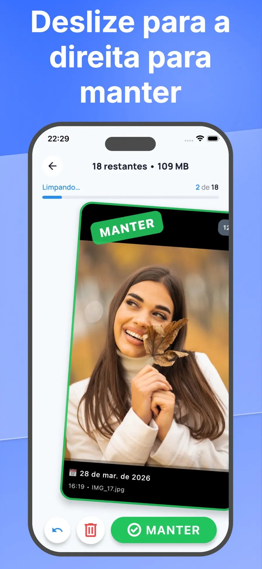 Tela com uma foto inclinada para a direita sob o selo Manter.